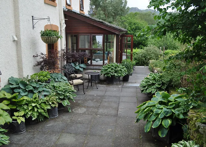 Forest How Guest house