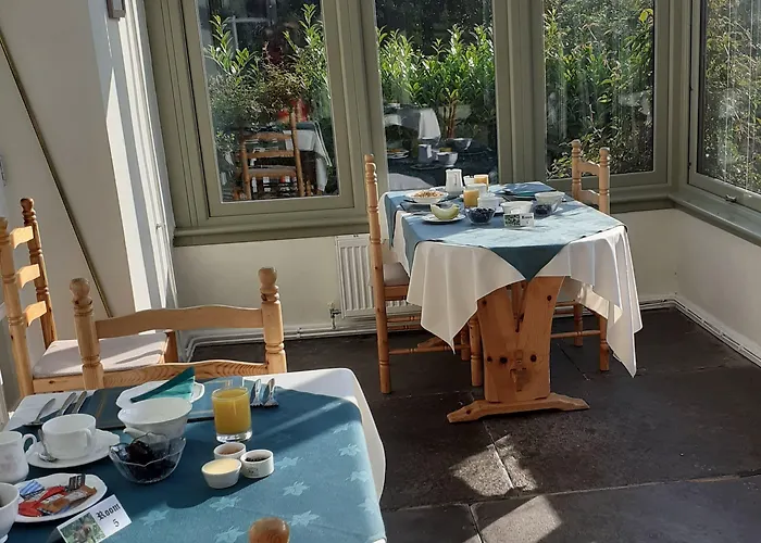 Forest How Guest house 2*